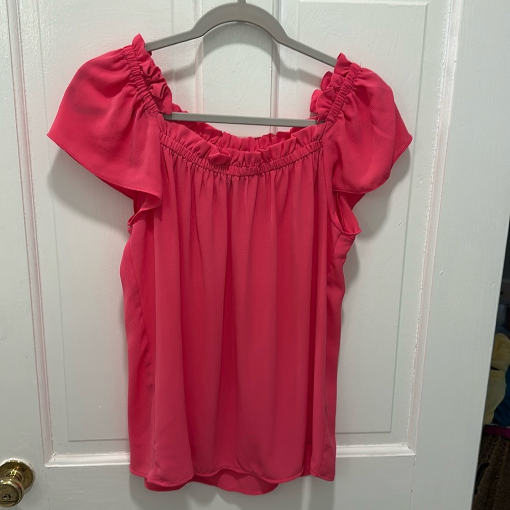 Pink top. Size Small